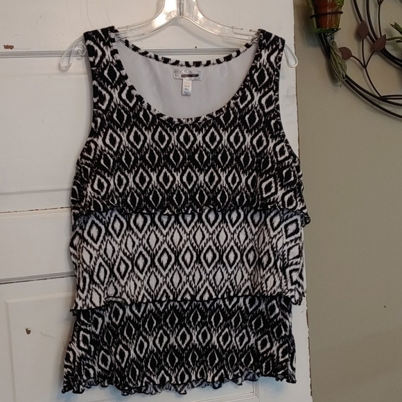 Dressbarn Black And White Sleeveless Ruffle Tank Top Petite Shirt Size XL - Picture 1 of 4